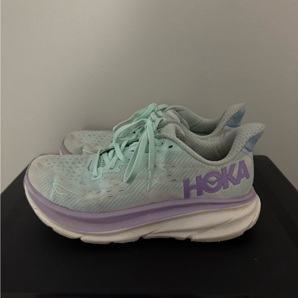 Hoka One One Clifton 9 Shoes - mint and purple